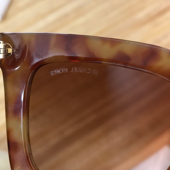 MICHAEL KORS Polynesia Sunglasses - Picture 5 of 5